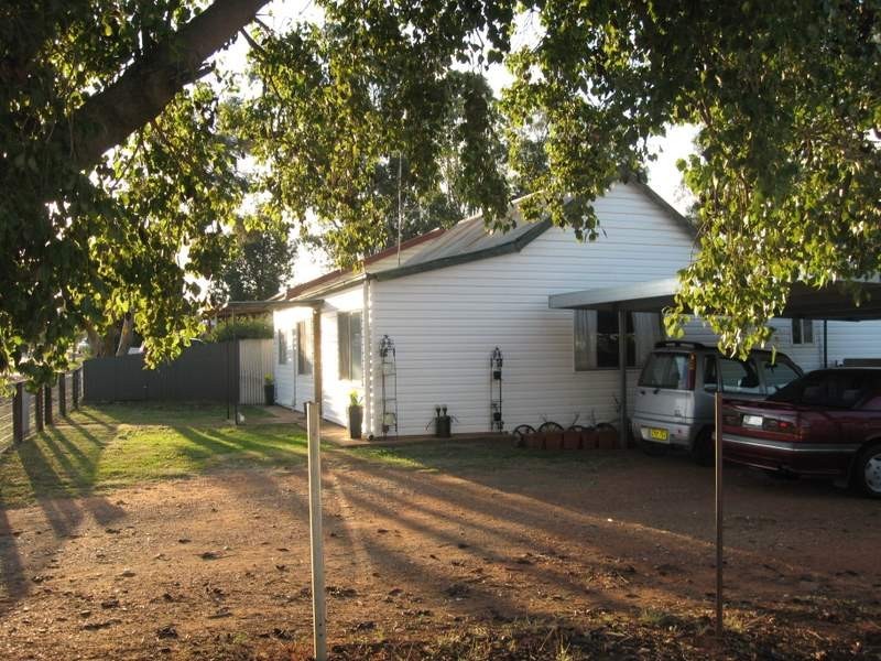 26 Best Street, Parkes NSW 2870
