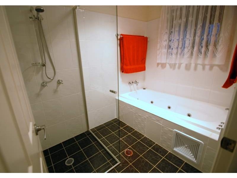 5 Kelly Road, Parkes NSW 2870