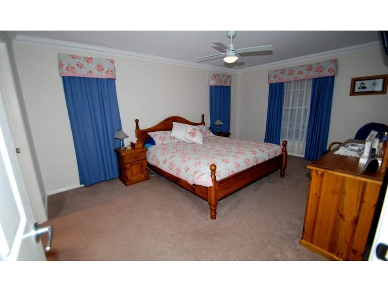 5 Kelly Road, Parkes NSW 2870