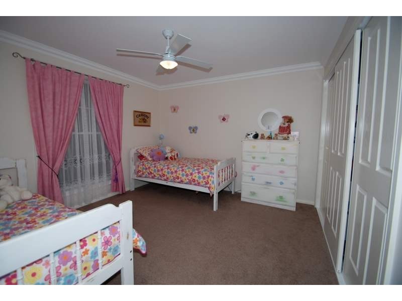 5 Kelly Road, Parkes NSW 2870