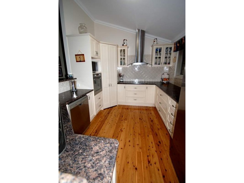 5 Kelly Road, Parkes NSW 2870