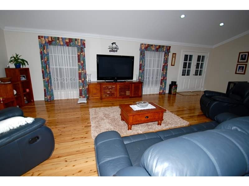 5 Kelly Road, Parkes NSW 2870