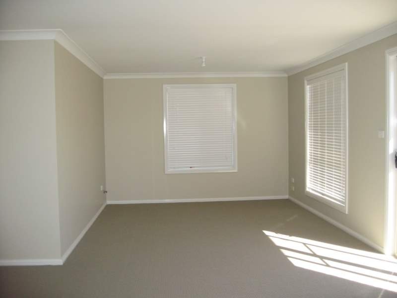 1 Thomas Tom Cres, Parkes NSW 2870