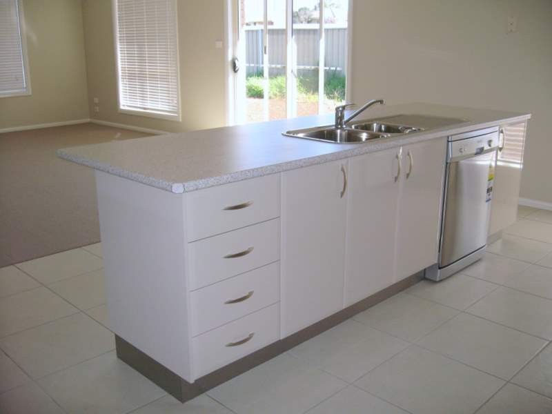 1 Thomas Tom Cres, Parkes NSW 2870