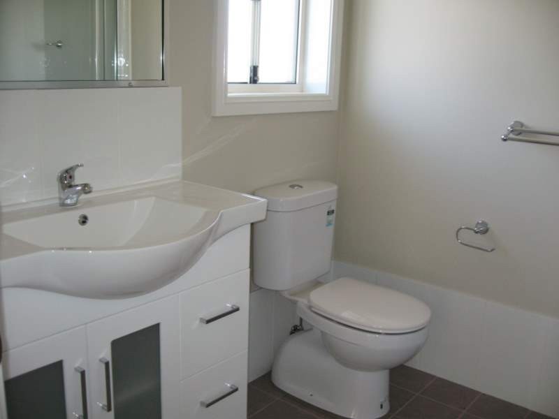 1 Thomas Tom Cres, Parkes NSW 2870