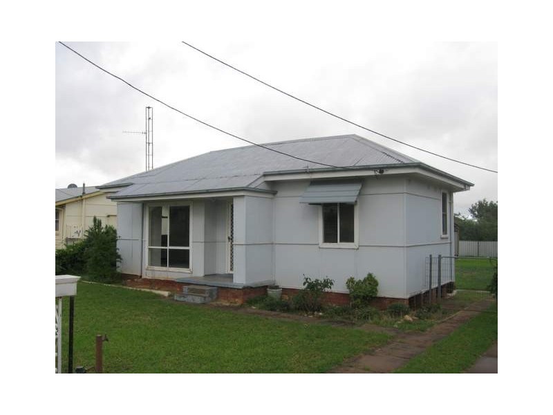 52 Howard Street, Peak Hill NSW 2869