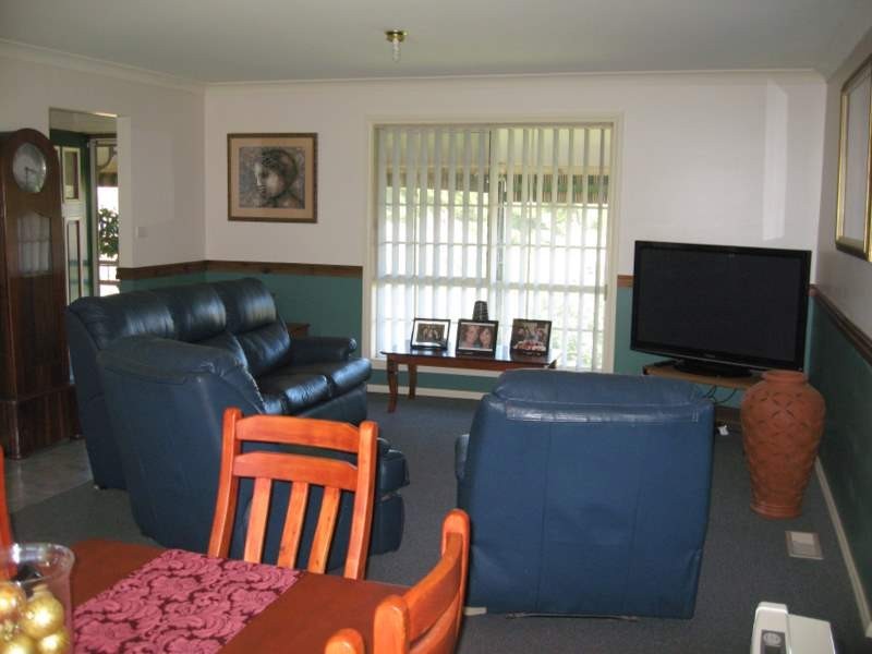 1 Glenburnie Close, Parkes NSW 2870