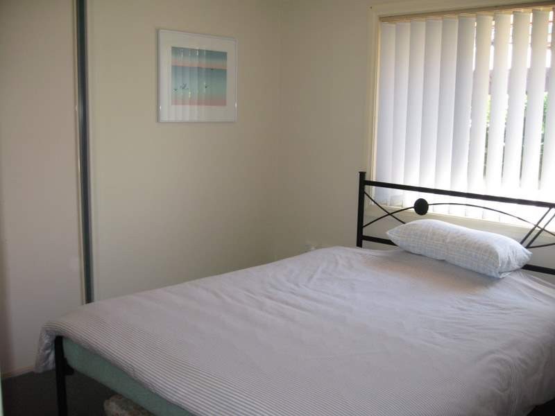 1 Glenburnie Close, Parkes NSW 2870