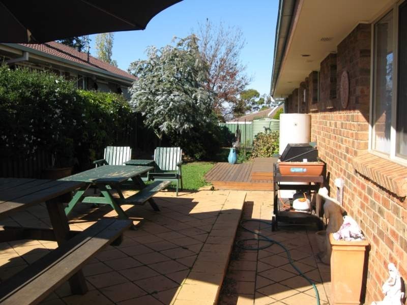1 Glenburnie Close, Parkes NSW 2870