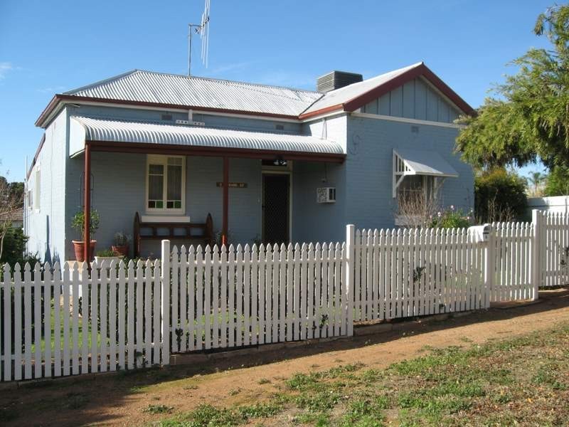 5 Howard Street, Parkes NSW 2870