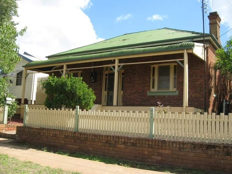 107 Clarinda Street, Parkes NSW 2870