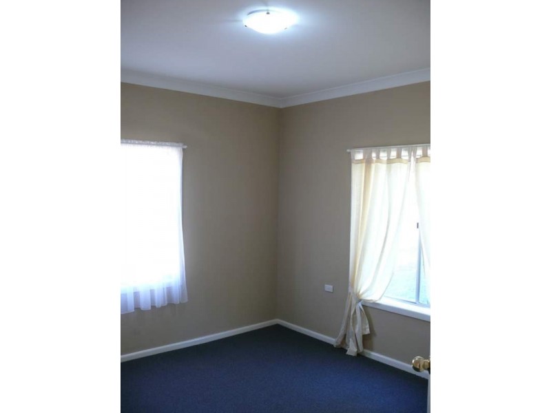 30 Station Street, Parkes NSW 2870
