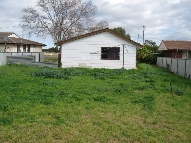 23 Boori Street, Peak Hill NSW 2869