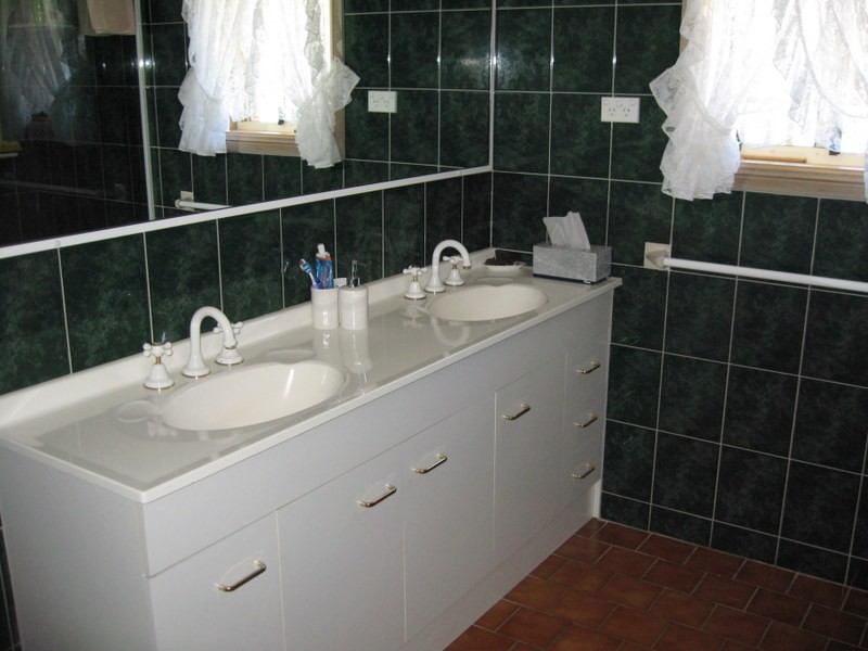 17 Golden Bar Drive, Parkes NSW 2870