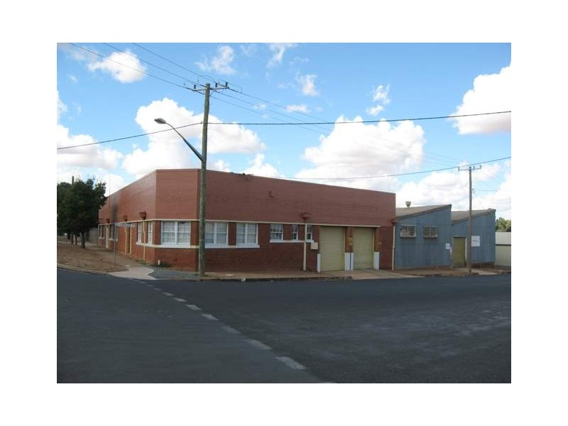 128 Clarinda Street, Parkes NSW 2870