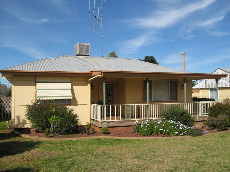 3 Dalley Street, Parkes NSW 2870