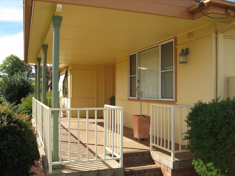 3 Dalley Street, Parkes NSW 2870