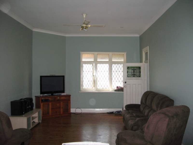 56 Orange Street, Parkes NSW 2870