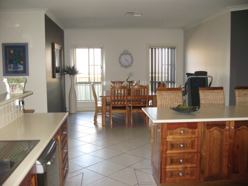 4 Vaucluse Place, Parkes NSW 2870