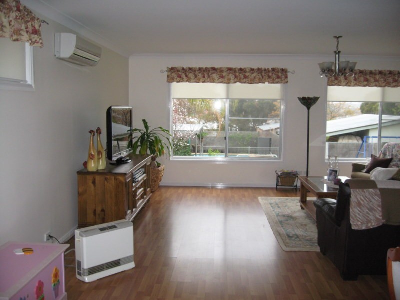 15 Middleton Street, Parkes NSW 2870