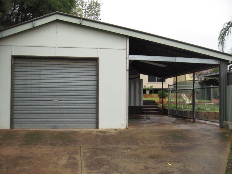 15 Middleton Street, Parkes NSW 2870