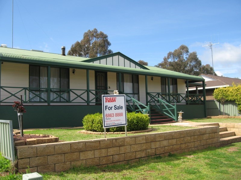 7  Paterson Street, Parkes NSW 2870