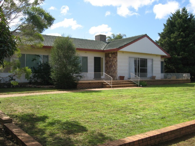 14  Molong Road, Parkes NSW 2870