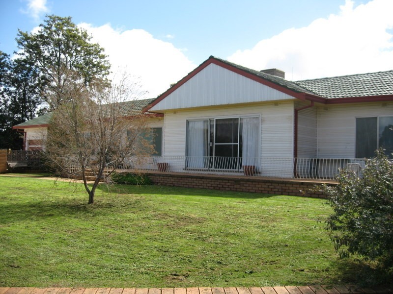 14  Molong Road, Parkes NSW 2870