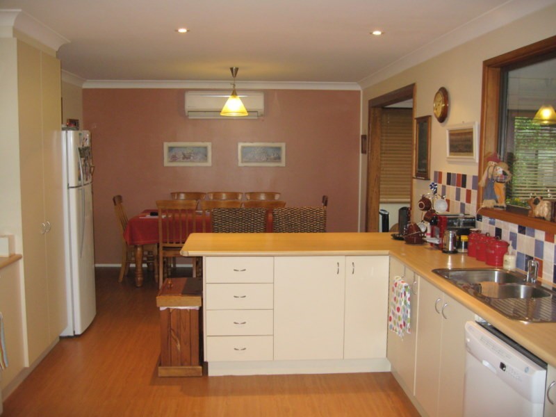 15 Thurlstone Street, Parkes NSW 2870