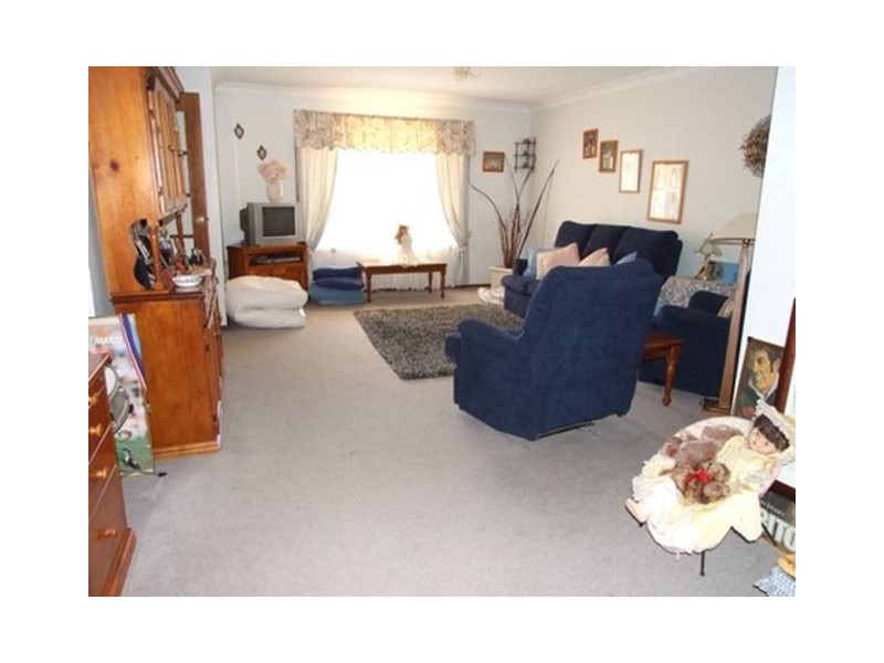 15 Paterson Street, Parkes NSW 2870