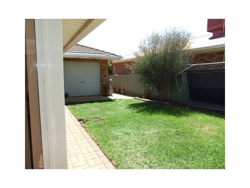 15 Paterson Street, Parkes NSW 2870