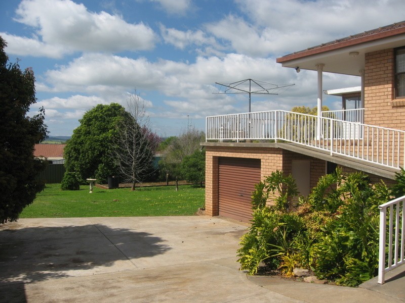 33 Moor Street, Parkes NSW 2870