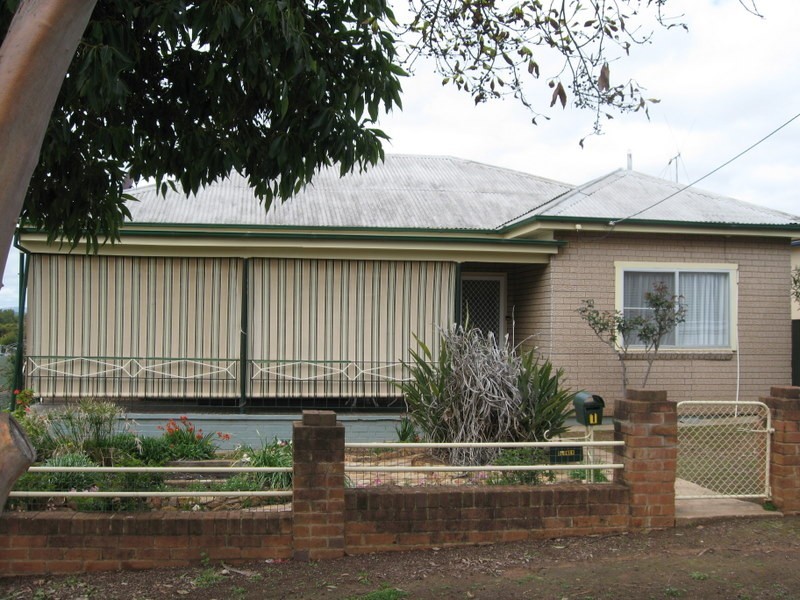 1 Howard Street, Parkes NSW 2870