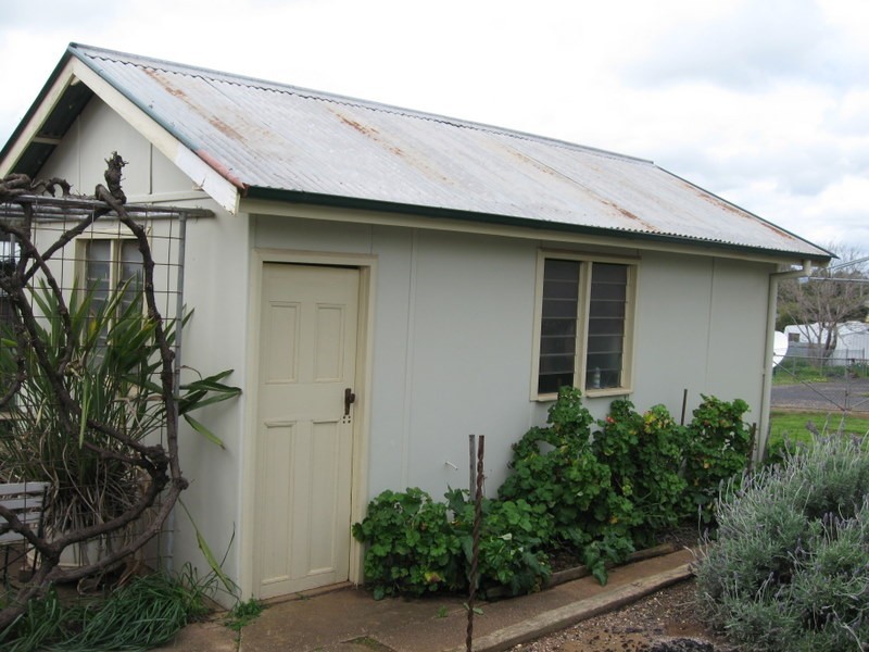 1 Howard Street, Parkes NSW 2870