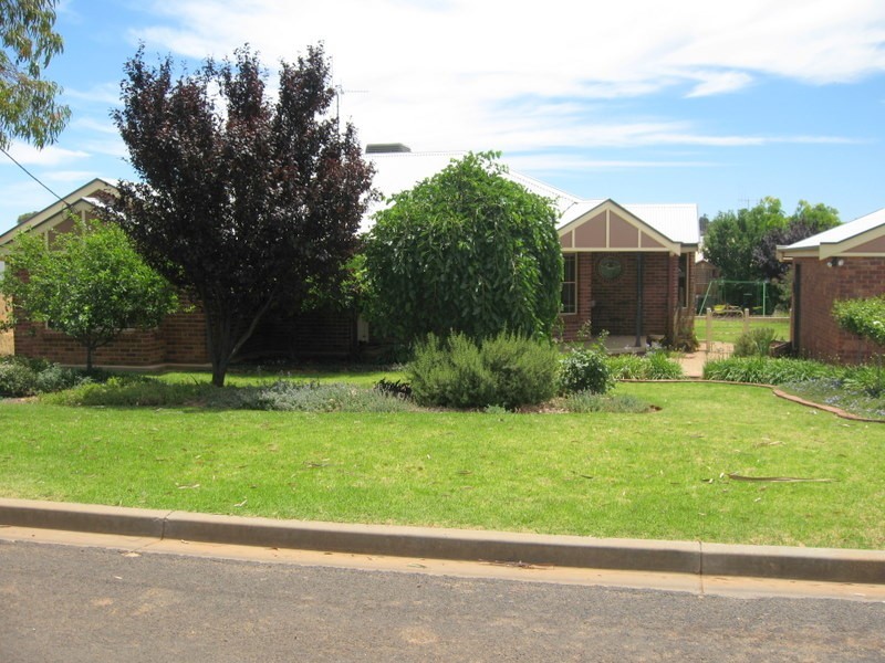 20 Coronation Avenue, Parkes NSW 2870
