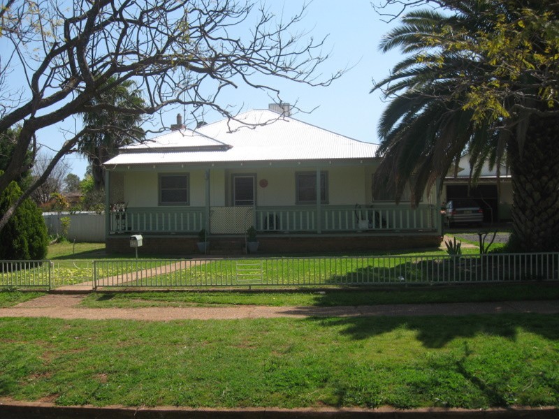 36  Mitchell Street, Parkes NSW 2870