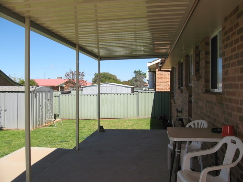 21  Blaxland Street, Parkes NSW 2870
