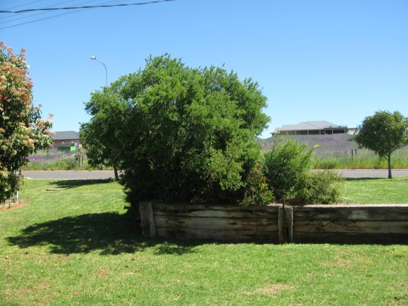 21  Blaxland Street, Parkes NSW 2870