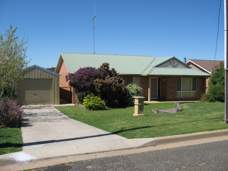 21  Blaxland Street, Parkes NSW 2870
