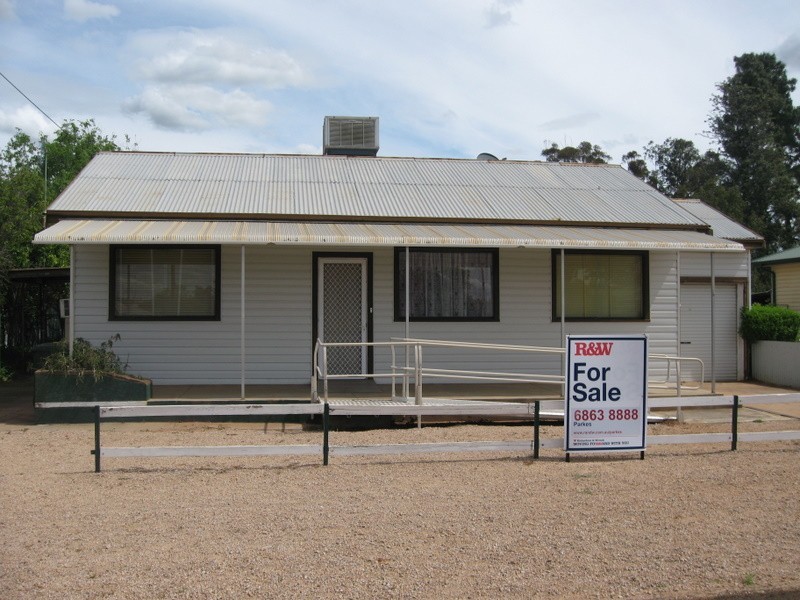 9 Macarthur Street, Parkes NSW 2870