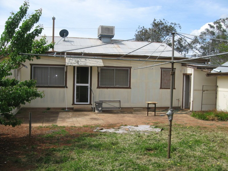 9 Macarthur Street, Parkes NSW 2870