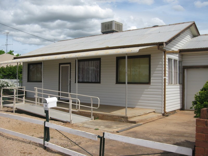 9 Macarthur Street, Parkes NSW 2870