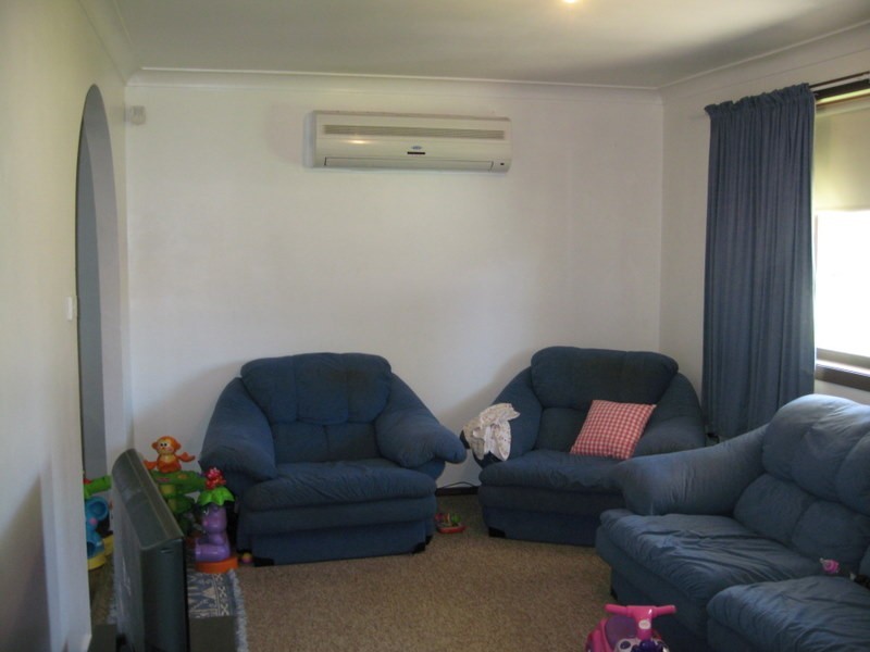 12 Lawson Street, Parkes NSW 2870