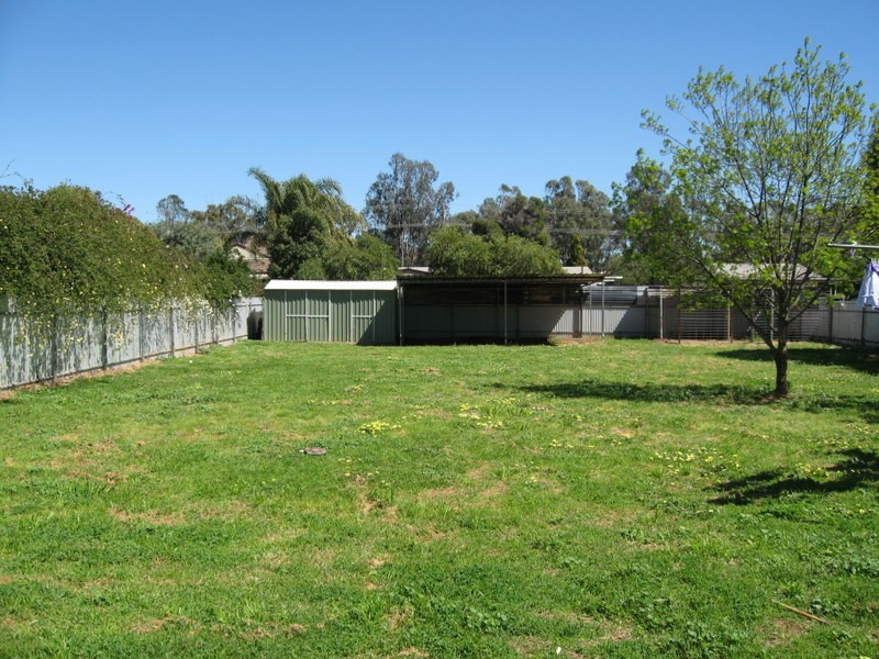 12 Lawson Street, Parkes NSW 2870