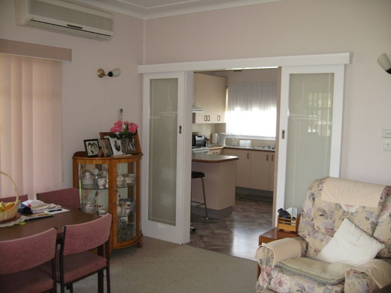 28 Armstrong Street, Parkes NSW 2870