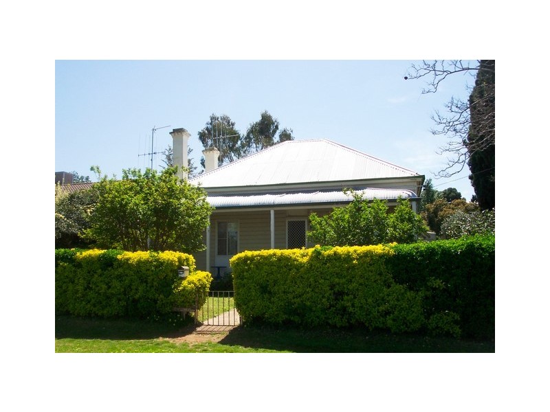 70 Orange Street, Parkes NSW 2870