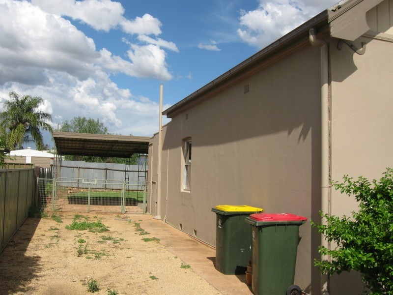 11 Cooke Street, Parkes NSW 2870