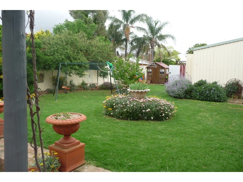 8 Elizabeth Street, Parkes NSW 2870