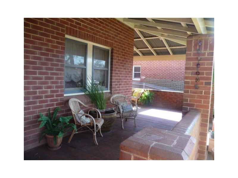 8 Elizabeth Street, Parkes NSW 2870