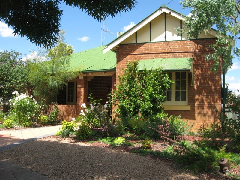 11a Close Street, Parkes NSW 2870